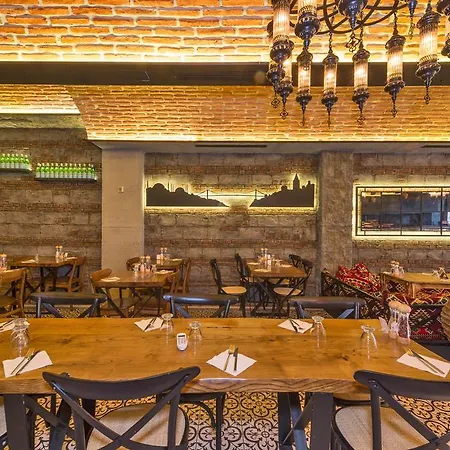 酒店 The Empress Theodora 3*