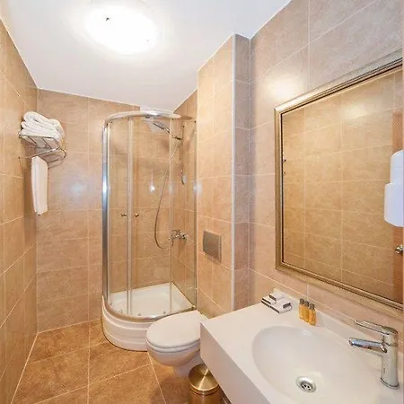 Отель The Empress Theodora 3*